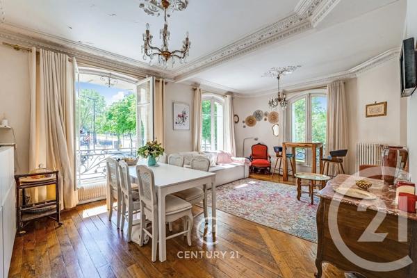 Appartement F3 à vendre  3 pièces - 68,39 m 2   MONTROUGE  - 92