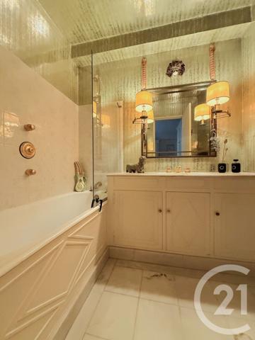 Appartement F5 à vendre  5 pièces - 140,30 m2 PARIS - 75016