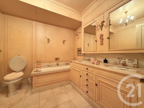 Appartement F5 à vendre  5 pièces - 140,30 m2 PARIS - 75016