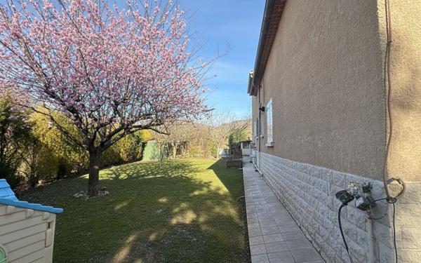 Maison à vendre    9 pièces •  Aspres-sur-Buëch