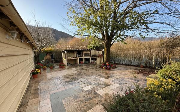 Maison à vendre    9 pièces •  Aspres-sur-Buëch