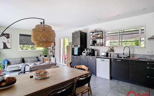 Maison à vendre    5 pièces • 119,55 m2 Saint-Saturnin-lès-Avignon