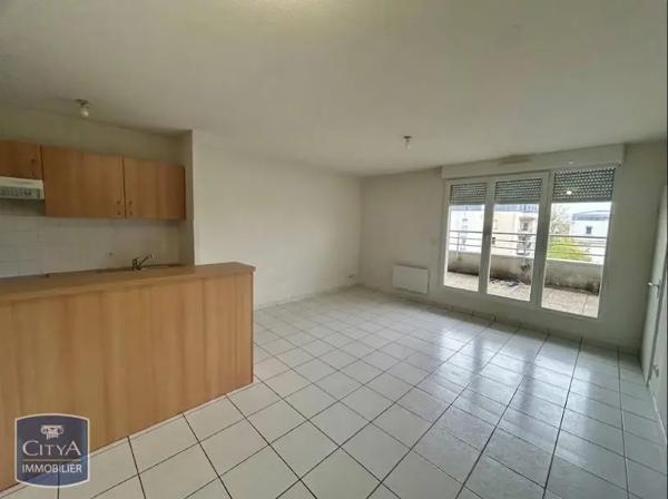 Appartement à louer 2 pièces 43.06m² Saint-Pierre-des-Corps (37700)