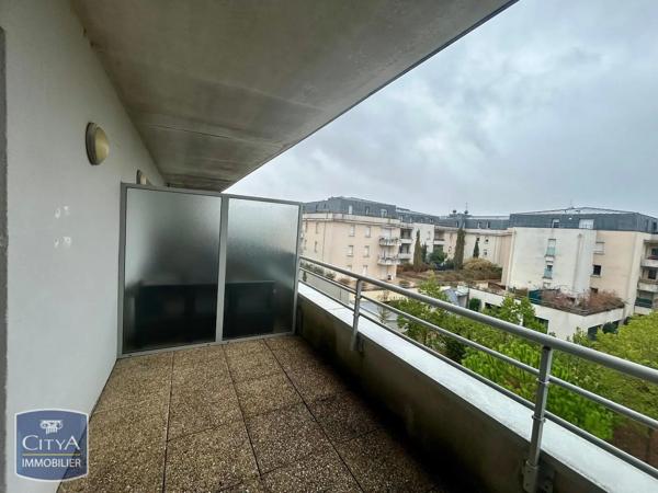 Appartement à louer 2 pièces 43.06m² Saint-Pierre-des-Corps (37700)