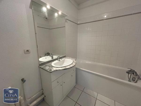 Appartement à louer 2 pièces 43.06m² Saint-Pierre-des-Corps (37700)