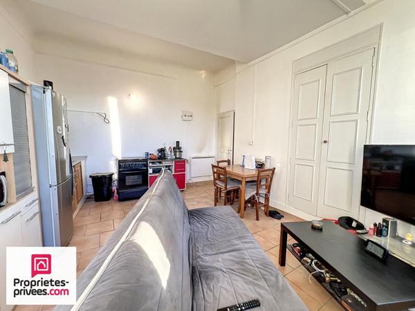 RIANS Appartement T2 2 -ème étage loué lumineux 45 m²