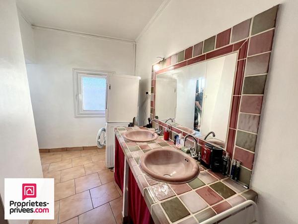 RIANS Appartement T2 2 -ème étage loué lumineux 45 m²