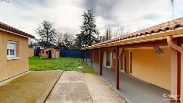 Belle maison de 188 m2 idéal pour famille ou activité libéral le plus une annexe de 70 m2 un terrain en partie constructible a voir rapidement.