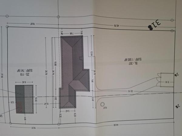 Belle maison de 188 m2 idéal pour famille ou activité libéral le plus une annexe de 70 m2 un terrain en partie constructible a voir rapidement.