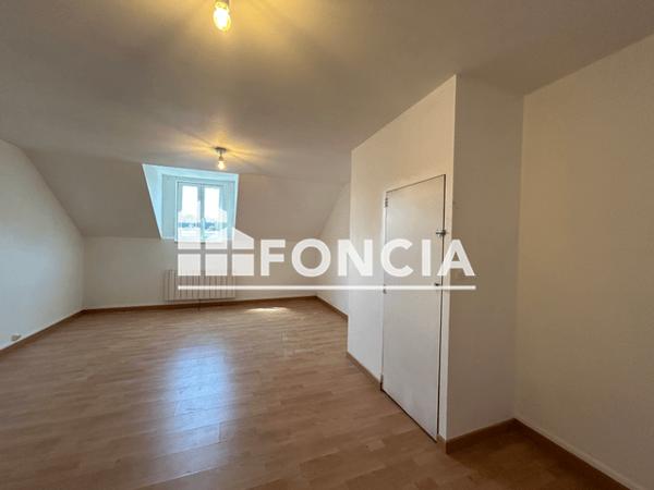 Location Appartement 4 pièces 79.59 m² - 106 RUE GRANDE Orbec 14290