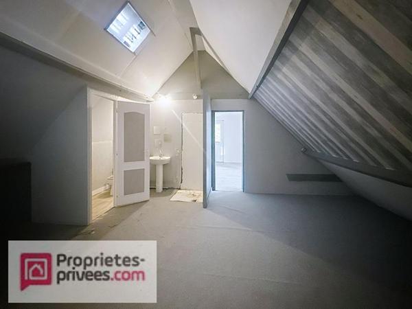 Grande maison familiale aux portes de Lisieux, dans un environnement boisé