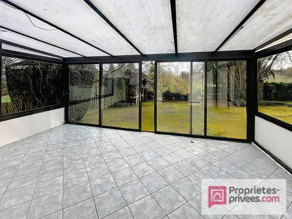 Grande maison familiale aux portes de Lisieux, dans un environnement boisé