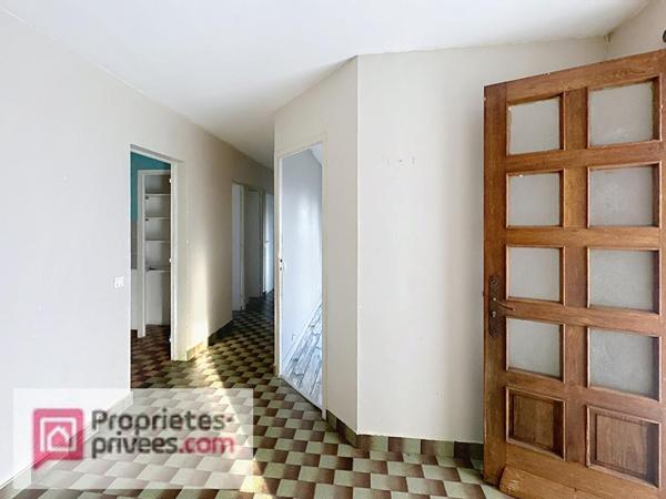 Grande maison familiale aux portes de Lisieux, dans un environnement boisé