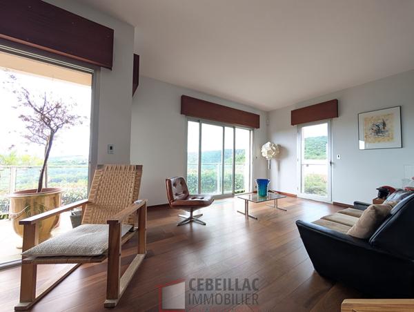 Maison d'architecte avec vue panoramique sur la Chaîne des Puys ! Terrain de 2 600 m² divisible