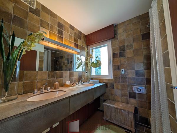 Maison d'architecte avec vue panoramique sur la Chaîne des Puys ! Terrain de 2 600 m² divisible