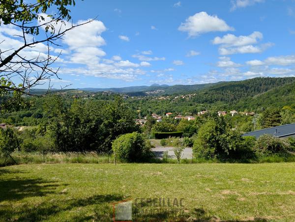Maison d'architecte avec vue panoramique sur la Chaîne des Puys ! Terrain de 2 600 m² divisible