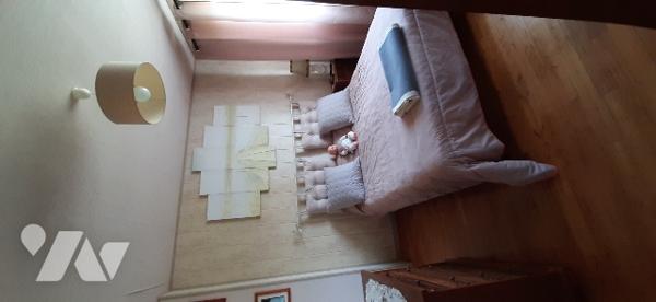 Maison à vendre GUISCRIFF (56560)
Rdc : entrée, cuis, séj-salon, ch, sde, W.C.
Grenier 
S/sol
jardin