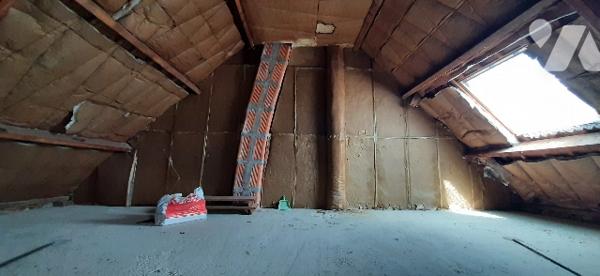 Maison à vendre GUISCRIFF (56560)
Rdc : entrée, cuis, séj-salon, ch, sde, W.C.
Grenier 
S/sol
jardin