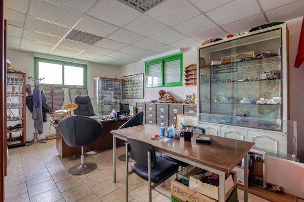 Secteur Valmont :Garage  Entrepôt Atelier + pièces de vie sur 480  m2 au sol