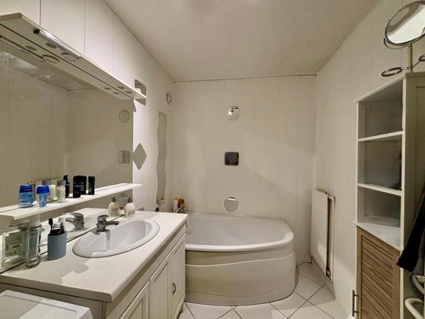 APPARTEMENT REZ-DE-CHAUSSEE