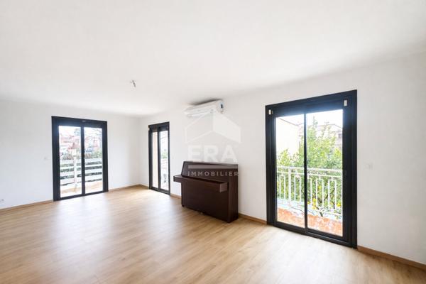 À Vendre à Perpignan Porte d'Espagne - Maison 4 chambres, garage en sous-sol et jardin avec piscine