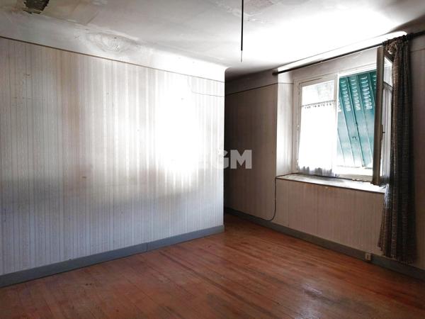 Bernac-Debat (65360) ANCIENNE MAISON DE VILLAGE A RESTAURER