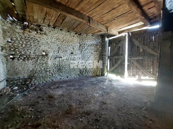 Bernac-Debat (65360) ANCIENNE MAISON DE VILLAGE A RESTAURER