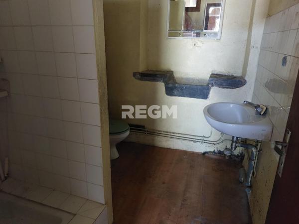 Bernac-Debat (65360) ANCIENNE MAISON DE VILLAGE A RESTAURER