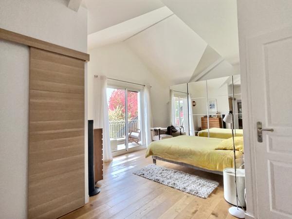 Divonne-les-Bains (01220) Maison individuelle de prestige - Six chambres