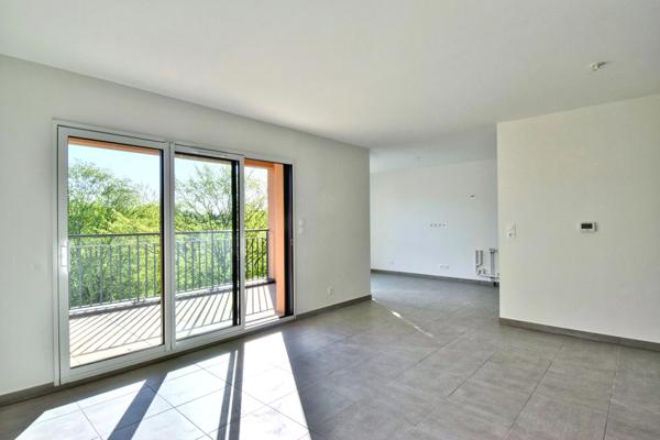 Dpt Rhône (69), à vendre DARDILLY appartement T4 de 82,44 m² avec balcon de 8,71m²