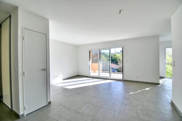 Dpt Rhône (69), à vendre DARDILLY appartement T4 de 82,44 m² avec balcon de 8,71m²