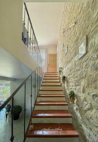 Mérindol (84360) Mas de caractère sur une belle parcelle arborée de 10.000m²