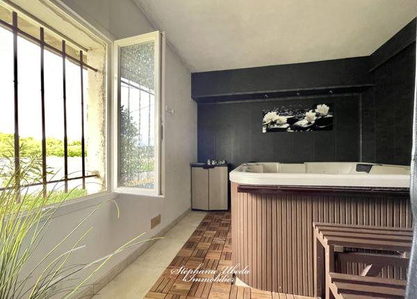 Mérindol (84360) Mas de caractère sur une belle parcelle arborée de 10.000m²