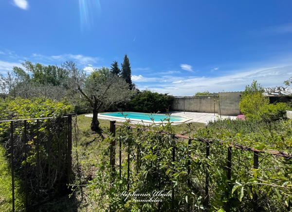 Mérindol (84360) Mas de caractère sur une belle parcelle arborée de 10.000m²