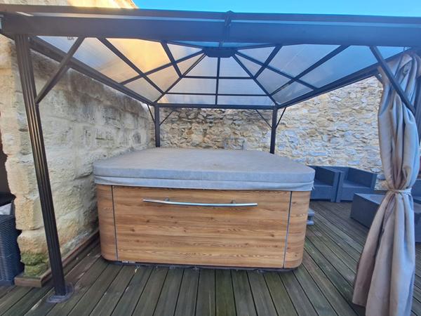 A VENDRE Maison Uchaud 8 pièce(s) 211 m2