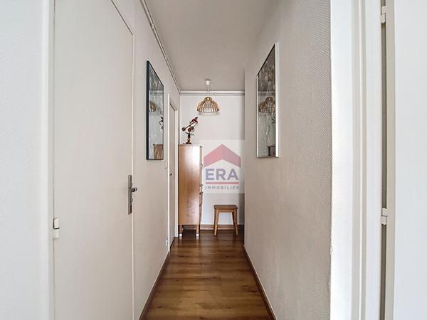 A vendre appartement T4 13010 Marseille - St Tronc balcons et parking privatif en sous-sol.