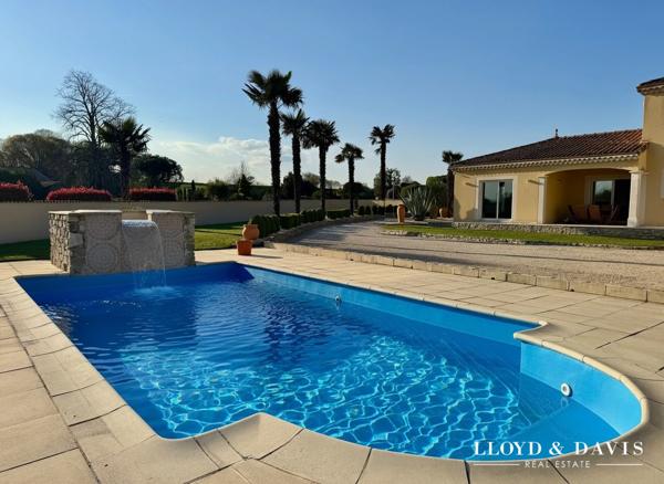 Villa familiale avec piscine & prestations premium Secteur Beauvallon