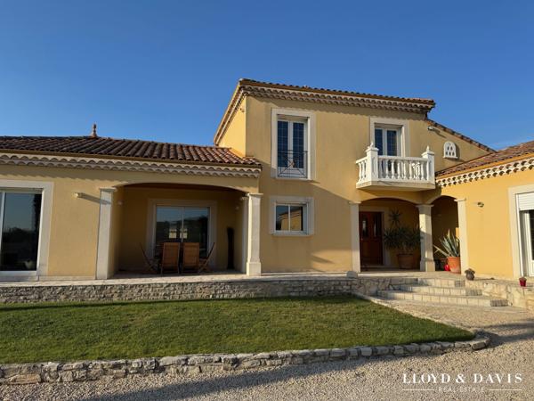 Villa familiale avec piscine & prestations premium Secteur Beauvallon