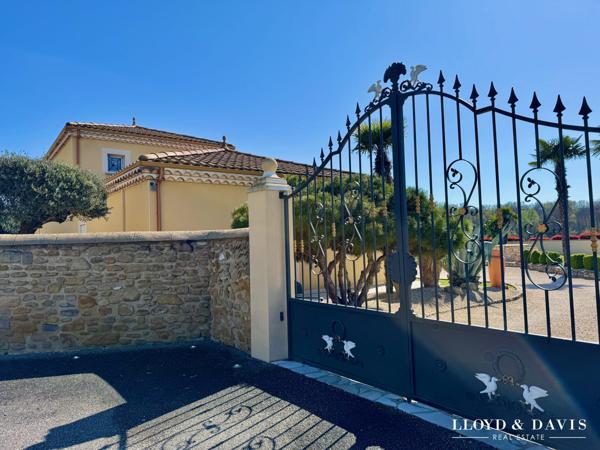 Villa familiale avec piscine & prestations premium Secteur Beauvallon