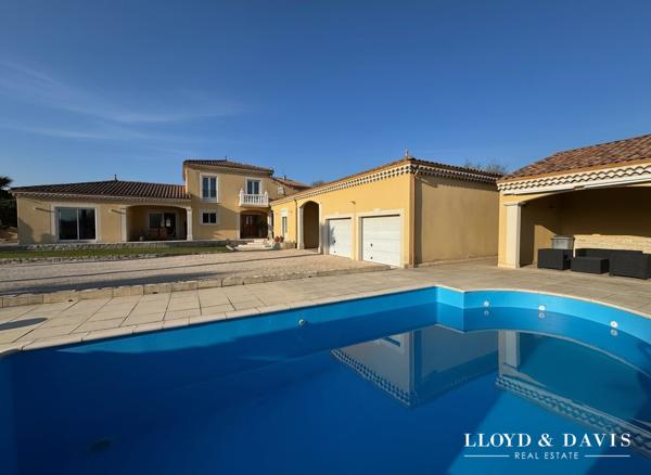 Villa familiale avec piscine & prestations premium Secteur Beauvallon