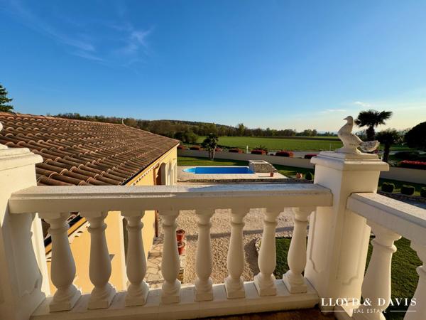 Villa familiale avec piscine & prestations premium Secteur Beauvallon