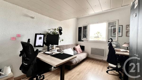 Appartement F5 à vendre  5 pièces - 80,64 m2 LA LONDE LES MAURES - 83