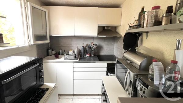 Appartement F5 à vendre  5 pièces - 80,64 m2 LA LONDE LES MAURES - 83