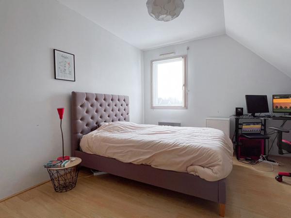 Maison à vendre - 6 pièces - 167 m² - Loire Authion- vie de plain pied avec piscine et jardin