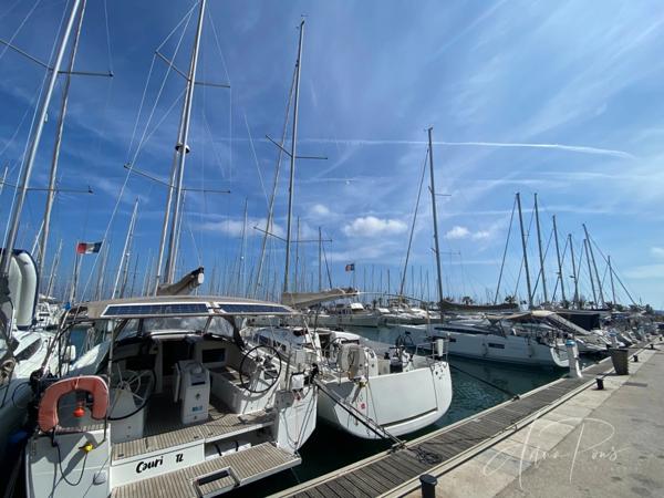 Dpt Var (83), à vendre appartement T2 au port - au clame - Terrasse couverte de 12m².