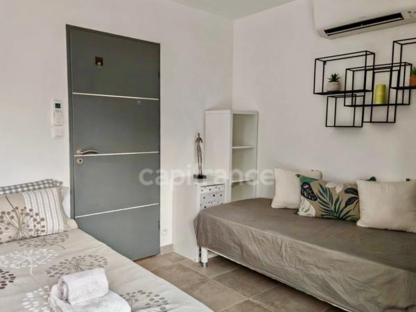 Dpt Gard (30), à vendre proche de UZES maison P5 de 123 m², piscine, panneaux solaire, gîte.