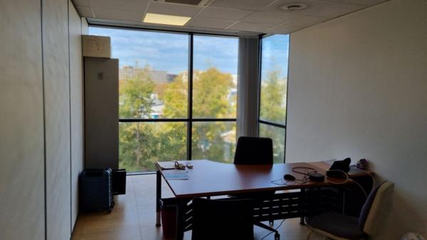 Bureaux à louer à Meudon au sein d'immeuble indépendant proche des transports