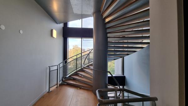 Bureaux à louer à Meudon au sein d'immeuble indépendant proche des transports