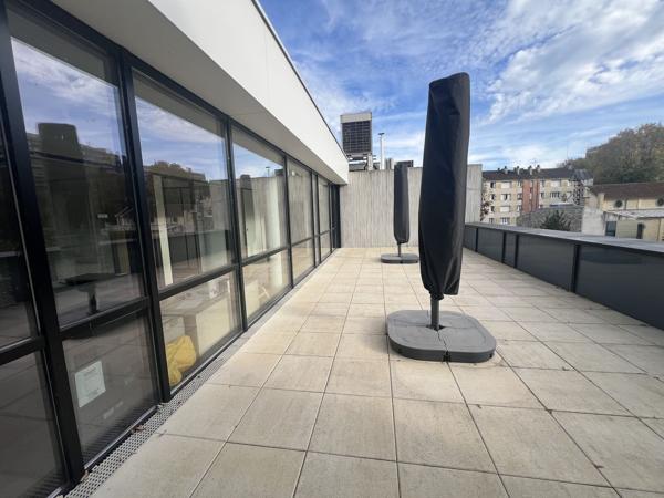 Bureaux à louer à Meudon au sein d'immeuble indépendant proche des transports