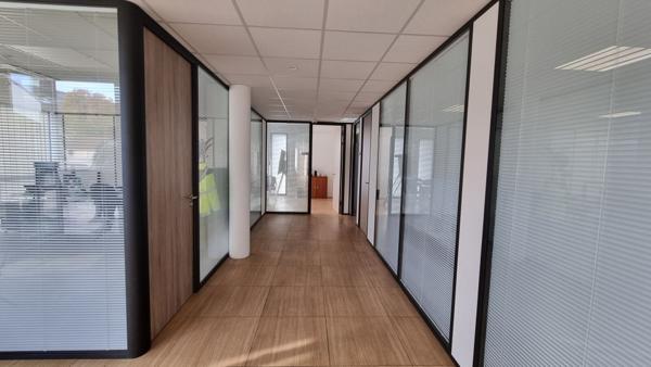 Bureaux à louer à Meudon au sein d'immeuble indépendant proche des transports